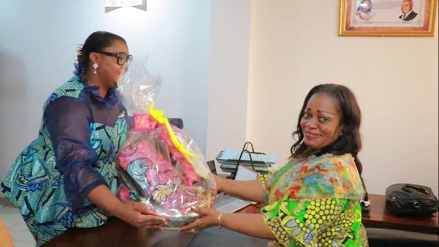 Ministère des personnes avec handicap : La Ministre Irène Esambo et la RawBank vers une cause commune
